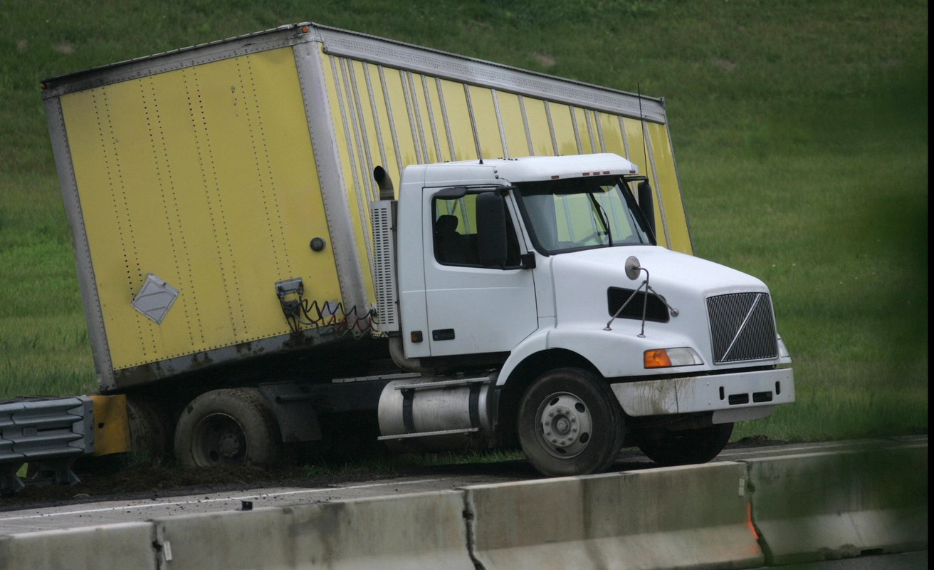 img-18-wheeler 18 wheeler accident lawyer in Los Angeles